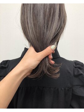 シェノン 梅田(CHAINON) クリーミーベージュ×タンバルモリ