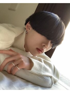 シン(syn) 黒髪マッシュ