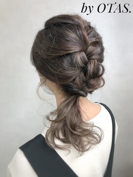 オータス(OTAS.) #ゴム1本簡単アレンジ#ハイライト#編み込みくるりんぱ