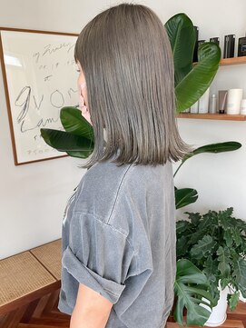 ザデイ(THE DAY) グレーアッシュ切りっぱなしミディアム
