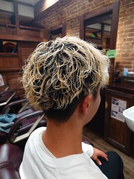ラボーテイサミヘアーイースト(La.beaut'e ISAMI HAIR EAST) ウルフマッシュパーマハイライト〈理容室〉東浦和メンズ