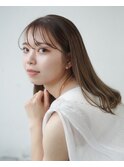 柔らかなモカベージュのレイヤースタイル