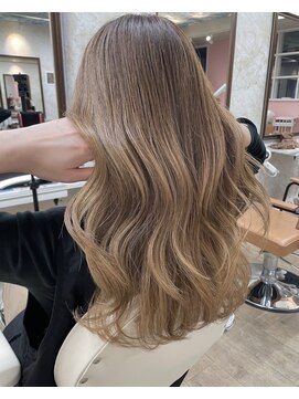 フィガロ デュデュ 新石切店(Figaro DOU DOU) ナチュラルブラウンべージュ×韓国風顔周りレイヤーカット