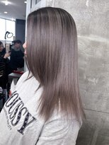 キング 高槻(K!ng) ハイライトカラーミルクティーベージュレイヤーカット