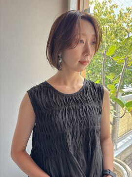 ツイギー 宮西店(TWiGGY) センターパートの内巻きボブ