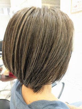 白髪ぼかしハイライト　明るい白髪染め　40代　50代