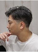 ソフトパーマニュアンス癖毛風ビジネスツーブロックショート