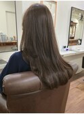 オリーブベージュ