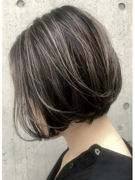 ウィルゴ(VIRGO) 白髪ぼかしハイライト/40代50代60代大人小顔ショートボブ