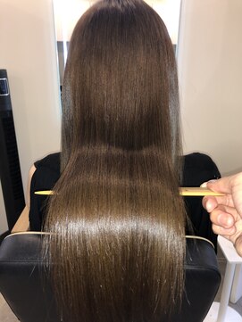 アールサロン アオヤマ(Rr SALON AOYAMA) プラチナミネコラストレート