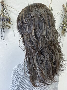 カフェアンドビューティー エスト 越谷(cafe&beauty est) 透明感のあるグレージュカラー