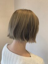 モップアップ(Mop up) ハイトーン×切りっぱなしボブ