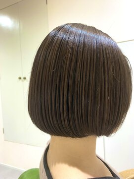 ウタ(uta) コンパクトボブ