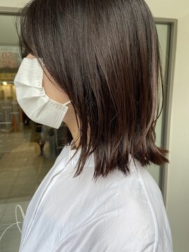 インビテーション(invitation) 黒髪・地毛・長めラインボブ・センターパート・顔まわりレイヤー