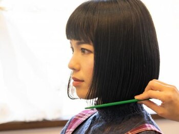 ナチュラル ヘアー サロン シェアロ(Natural Hair Salon Cheallo)の写真/[カット+縮毛矯正リタッチ+艶さらトリートメント¥14000]クセをしっかり伸ばしながら、柔らかく滑らか質感♪