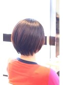 えり足短い丸みショートボブ
