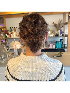 ジジ フルアヘッド(Gigi fullahead) *ふわふわシニヨン*