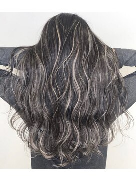 ヌエン 渋谷(NU/EN) 筋感たっぷり外国人風コントラストハイライト