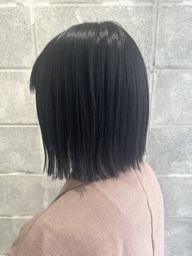 ジーナ 姪浜(Zina) 切りっぱなしボブ