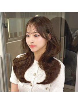 クム(kumu) レイヤーカット /縮毛矯正/前髪/顔周り/名古屋/栄/韓国サロン