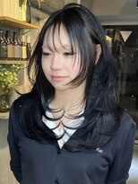 フォート(FORT) ミディアムレイヤー/ダークブルー/バタフライカット/顔周り