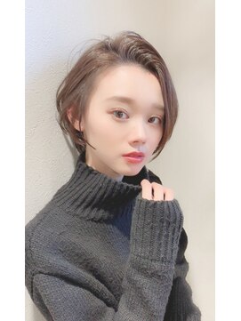 エミュ 新宿(emu) ハンサムショート　小顔　ひし形