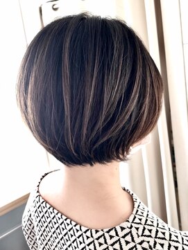 マカナ(makana) 丸みショート