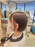 オリーブカラー×ベージュ×ボブ