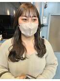 オリーブベージュ