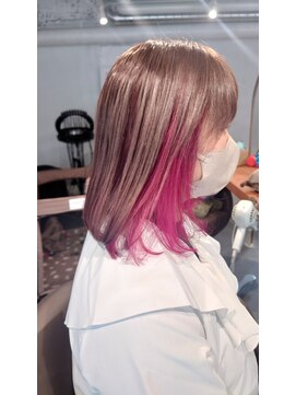 トナリ(tonari) ピンクのイヤリングカラー