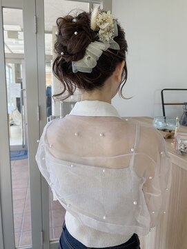 ヒトノワ 野々市(Hito.nowa) お団子アップヘアアレンジ