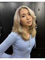 ジーナ(XENA) ブロンドカラー×レイヤーカット×渋谷