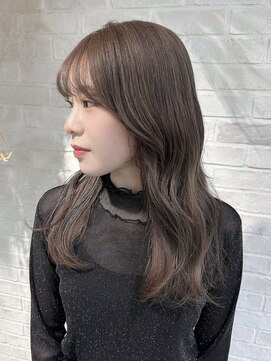 コル(col oodori) レイヤーカット/ブリーチありグレージュカラー