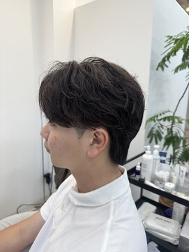 イロ 成田(iLo) メンズフェザーパーマ