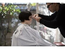 ディスイズアペン(This is a pen.)の雰囲気（スタイリストマンツーマン対応なので髪のお悩み相談がしやすい。）