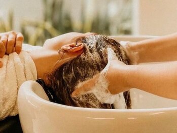 ニキータ(Nikiita)の写真/髪と心をときほぐす、極上のひととき[ダブルカラー/ハイトーン/インナーカラー/顔まわり/前髪カット]