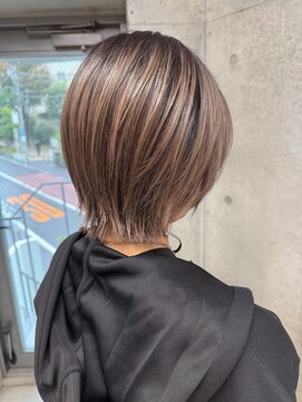 エウペ 渋谷(WEUPE) 斜めバング/グレージュカラー/デザインカラー/シルキーベージュ