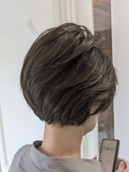 髪質悩みをヘアエステで解決する髪質改善のスペシャリストがふんわりカール～収まりのいい艶髪まで自在に♪