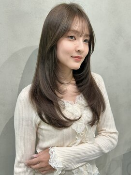 レイヤーカット　ロングレイヤー　韓国ヘア　オリーブベージュ