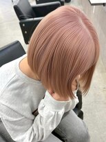 ロイオブジゼル(roi of GiseL)&nbsp;ショート ボブ ハイトーン ブリーチ ピンクベージュ 透明感 20代