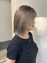 ロッカ(ROCCA) ハイライトカラークールグレージュボブ