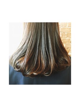 マギーヘア(magiy hair) magiy hair[yumoto] インナーカラーAラインロング