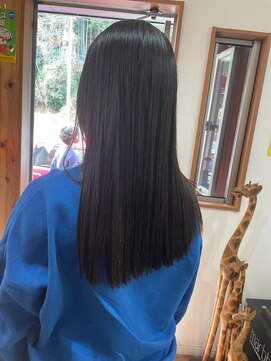 クネア(kunea) 梅雨に負けないストレートヘア/暗髪/切りっぱなし