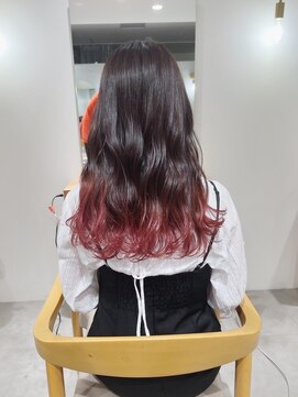 エン(eNN) 赤髪グラデーションカラー/デザインカラー/イメチェンカラー