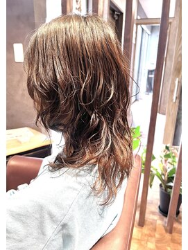 ジューシー(Beauty Consultant 10C) ウルフパーマ