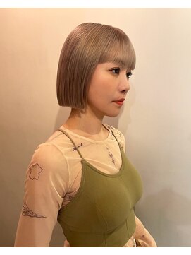 ルーム(Loom.) ミルクティーベージュ切りっぱなしミニボブワイドバング