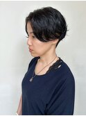 くせ毛を活かす!パーマ風ベリーショート