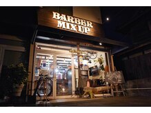 バーバーミックスアップ(BARBER MIX UP)の雰囲気（店外観っす！晩の方が外観カッコええかなと思って！）