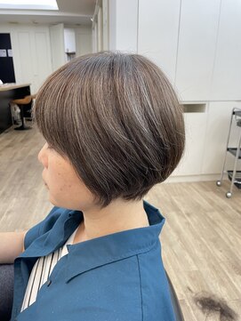 アメリ(Ameri) -Ameri-丸みショート×白髪ぼかしメンテナンス×グレージュ