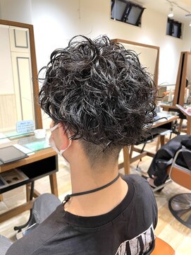 ネオリーブエム(Neolive em;) メンズパーマ　スペインカール